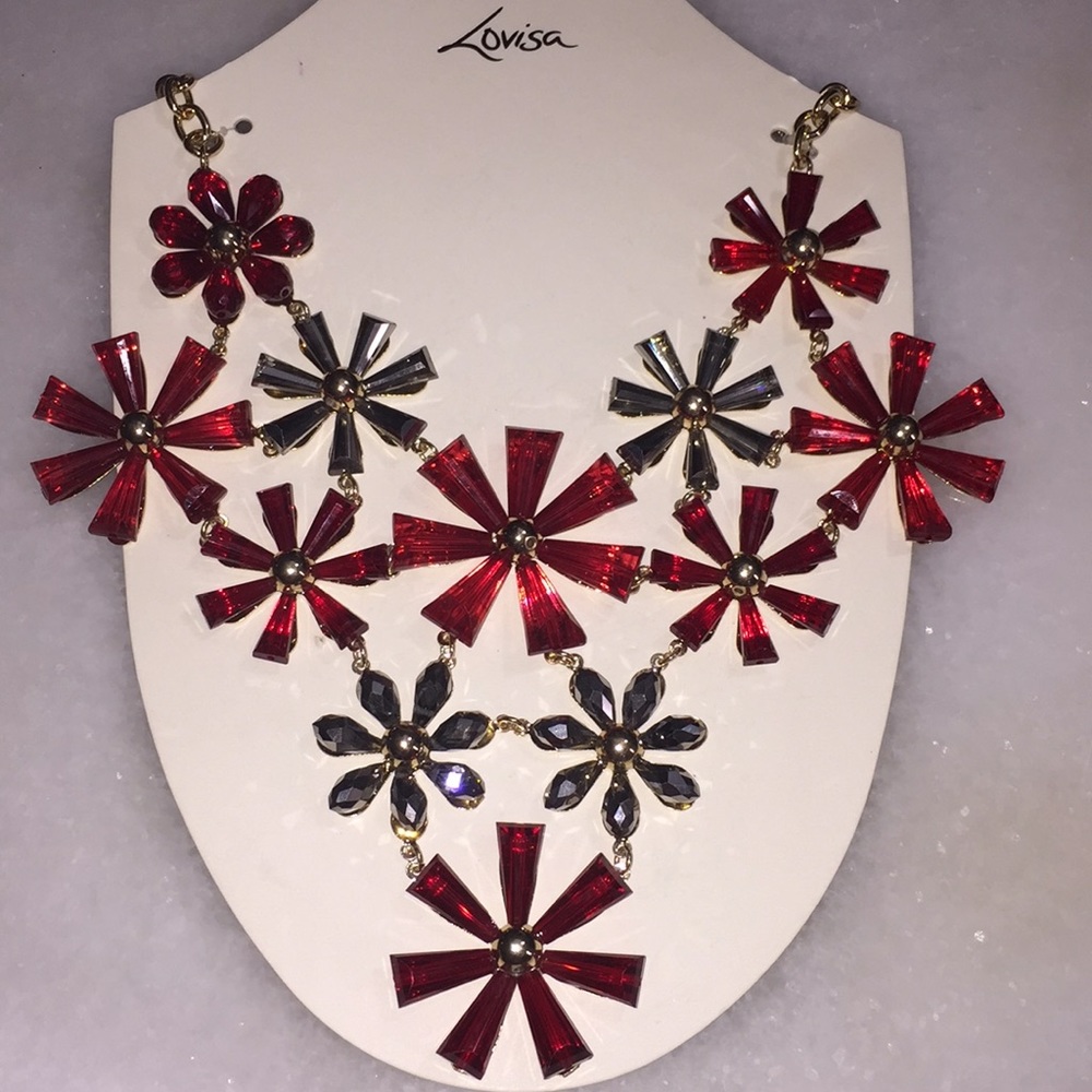 ⭐️Gorgeous Statement necklace very well made!